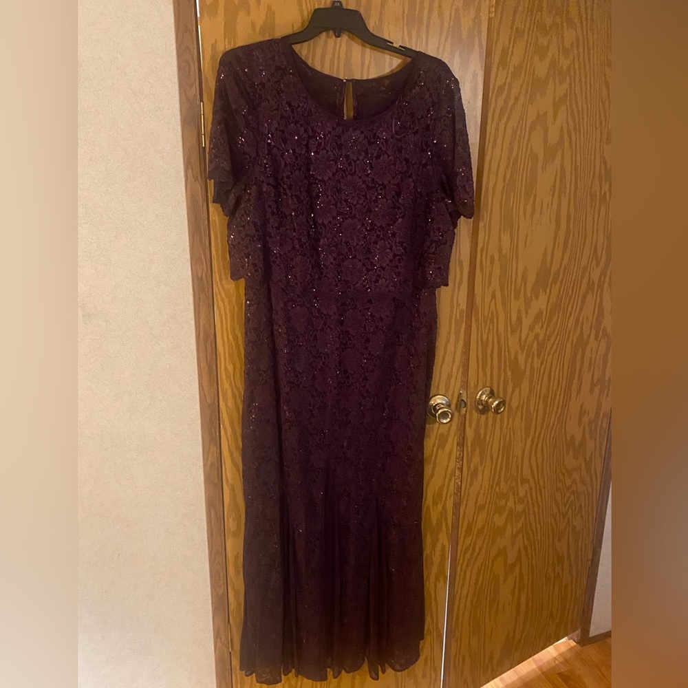20W dark purple dress! Perfect for Mother of the bride or fancy event!